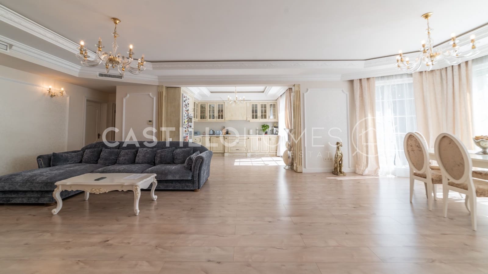 5 makuuhuone Huvila myytävänä paikassa Ciudad Quesada mukana uima-altaan 
autotalli - 1 100 000 € (Ref: 8970806)