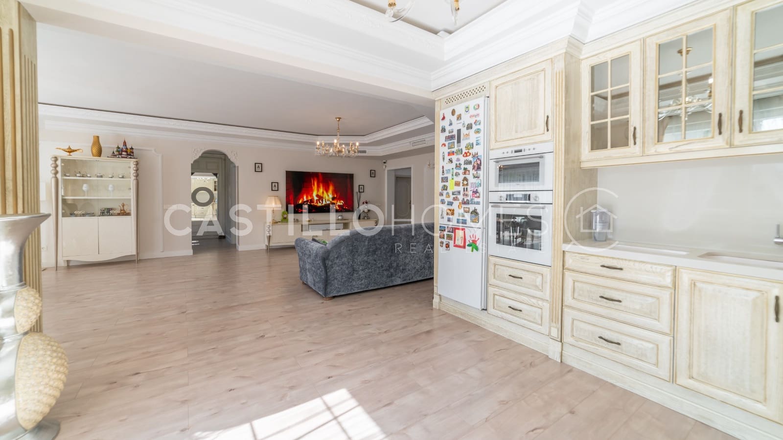 5 makuuhuone Huvila myytävänä paikassa Ciudad Quesada mukana uima-altaan 
autotalli - 1 100 000 € (Ref: 8970806)