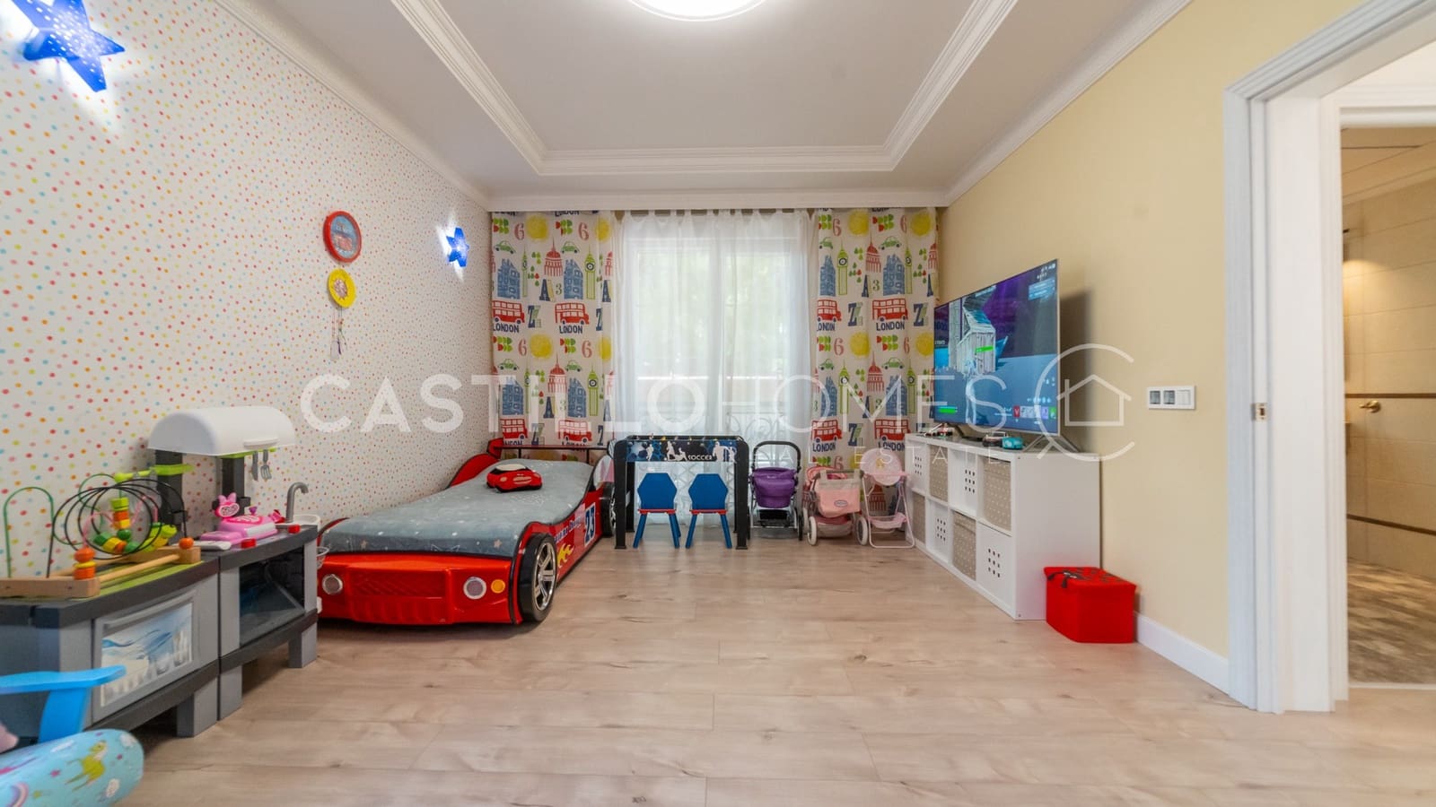 5 makuuhuone Huvila myytävänä paikassa Ciudad Quesada mukana uima-altaan 
autotalli - 1 100 000 € (Ref: 8970806)