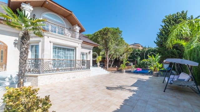 5 makuuhuone Huvila myytävänä paikassa Ciudad Quesada, Rojales mukana uima-altaan 
autotalli - 1 100 000 € (Ref: 8970806)