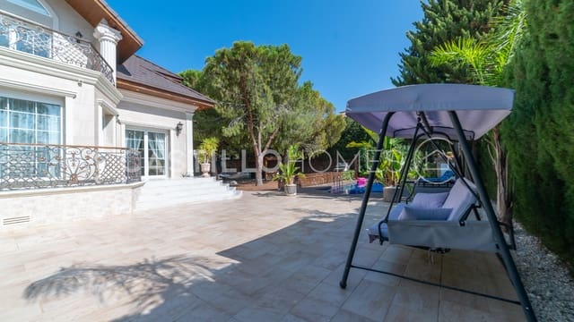 5 makuuhuone Huvila myytävänä paikassa Ciudad Quesada, Rojales mukana uima-altaan 
autotalli - 1 100 000 € (Ref: 8970806)