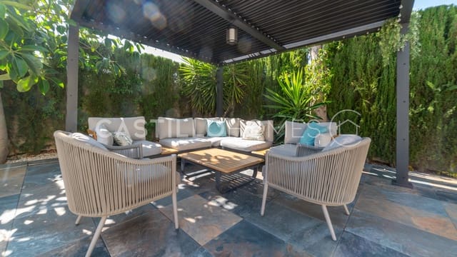 5 makuuhuone Huvila myytävänä paikassa Ciudad Quesada, Rojales mukana uima-altaan 
autotalli - 1 100 000 € (Ref: 8970806)