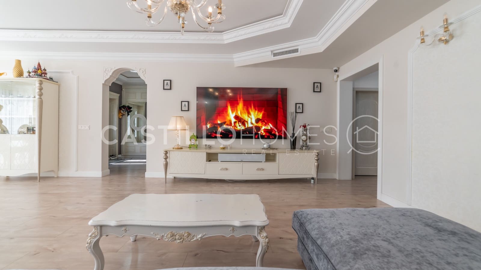 5 makuuhuone Huvila myytävänä paikassa Ciudad Quesada mukana uima-altaan 
autotalli - 1 100 000 € (Ref: 8970806)