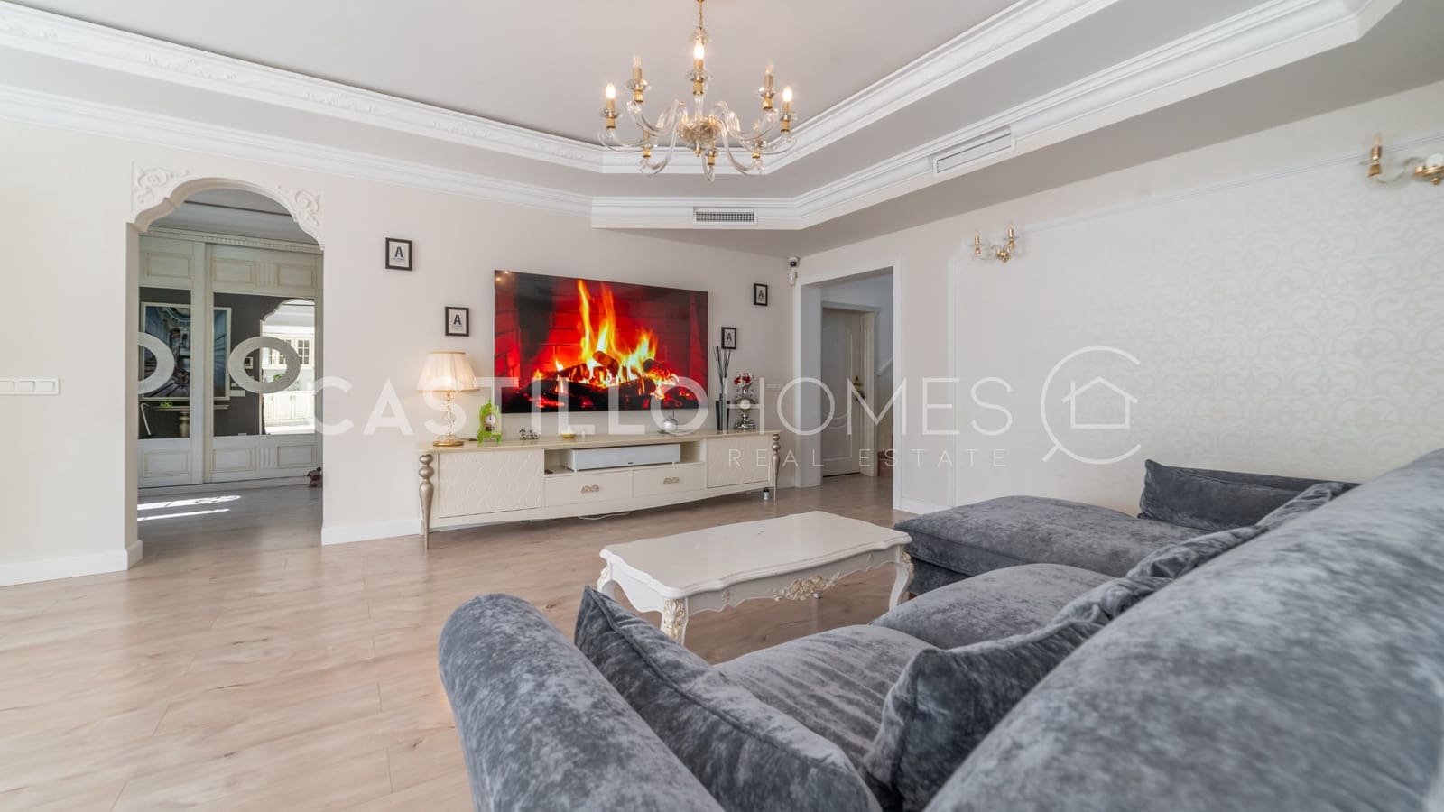 5 makuuhuone Huvila myytävänä paikassa Ciudad Quesada mukana uima-altaan 
autotalli - 1 100 000 € (Ref: 8970806)