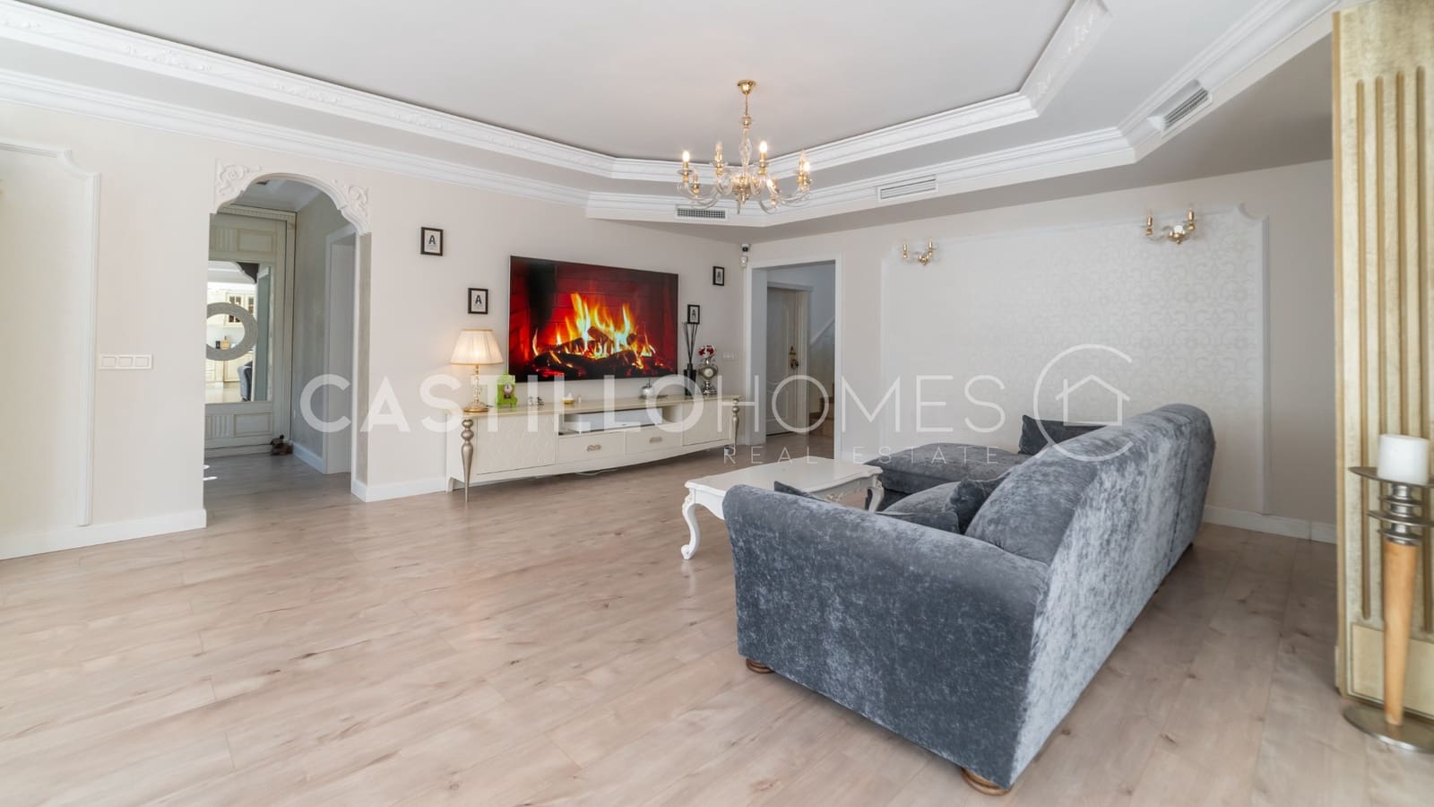 5 makuuhuone Huvila myytävänä paikassa Ciudad Quesada mukana uima-altaan 
autotalli - 1 100 000 € (Ref: 8970806)