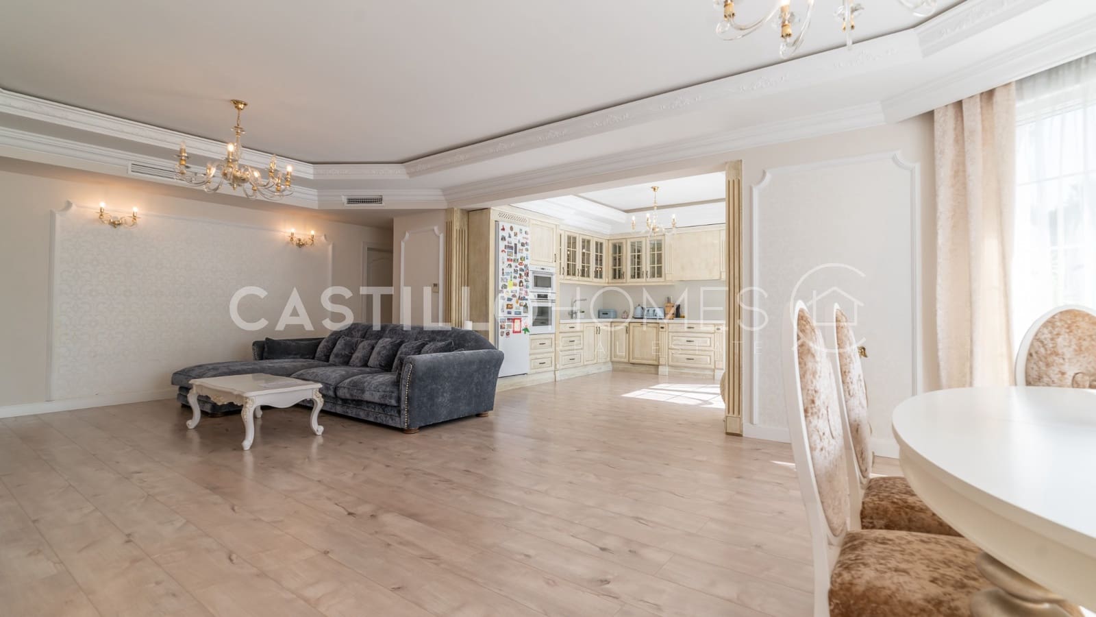 5 makuuhuone Huvila myytävänä paikassa Ciudad Quesada mukana uima-altaan 
autotalli - 1 100 000 € (Ref: 8970806)