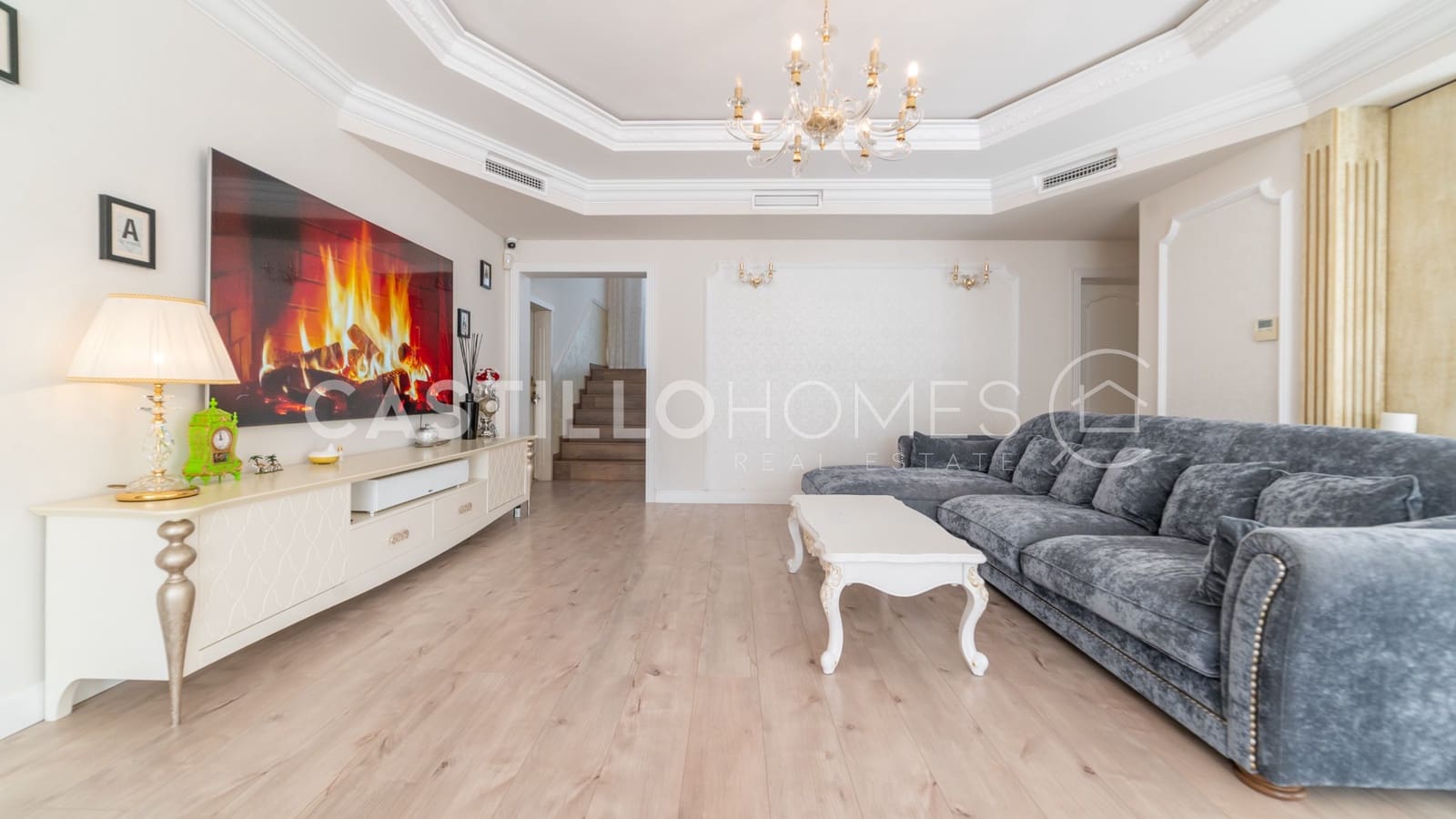 5 makuuhuone Huvila myytävänä paikassa Ciudad Quesada mukana uima-altaan 
autotalli - 1 100 000 € (Ref: 8970806)