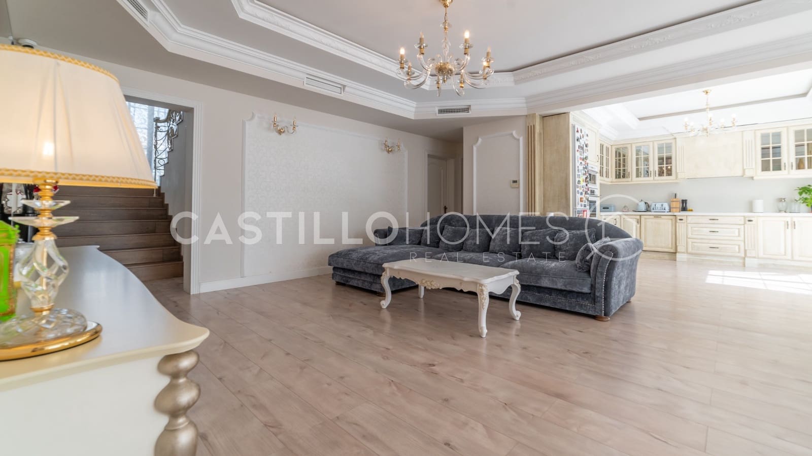 5 makuuhuone Huvila myytävänä paikassa Ciudad Quesada mukana uima-altaan 
autotalli - 1 100 000 € (Ref: 8970806)