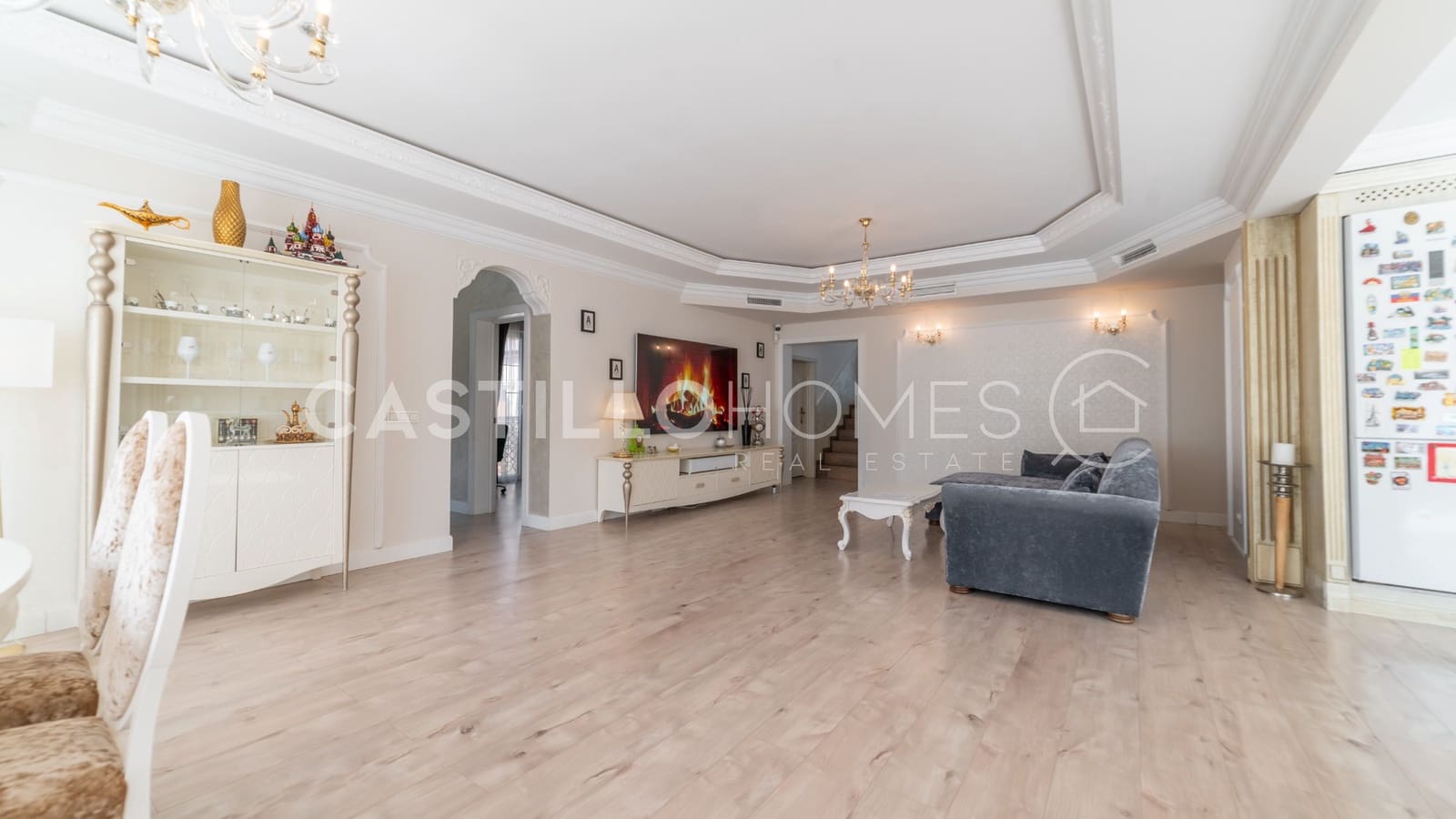 5 makuuhuone Huvila myytävänä paikassa Ciudad Quesada mukana uima-altaan 
autotalli - 1 100 000 € (Ref: 8970806)