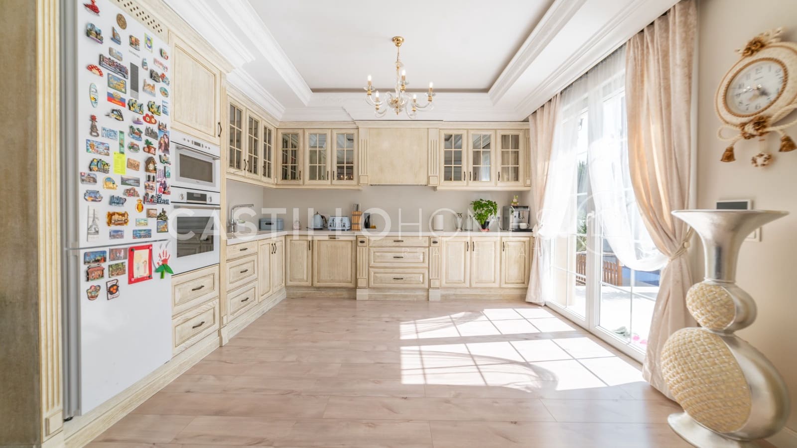 5 makuuhuone Huvila myytävänä paikassa Ciudad Quesada mukana uima-altaan 
autotalli - 1 100 000 € (Ref: 8970806)