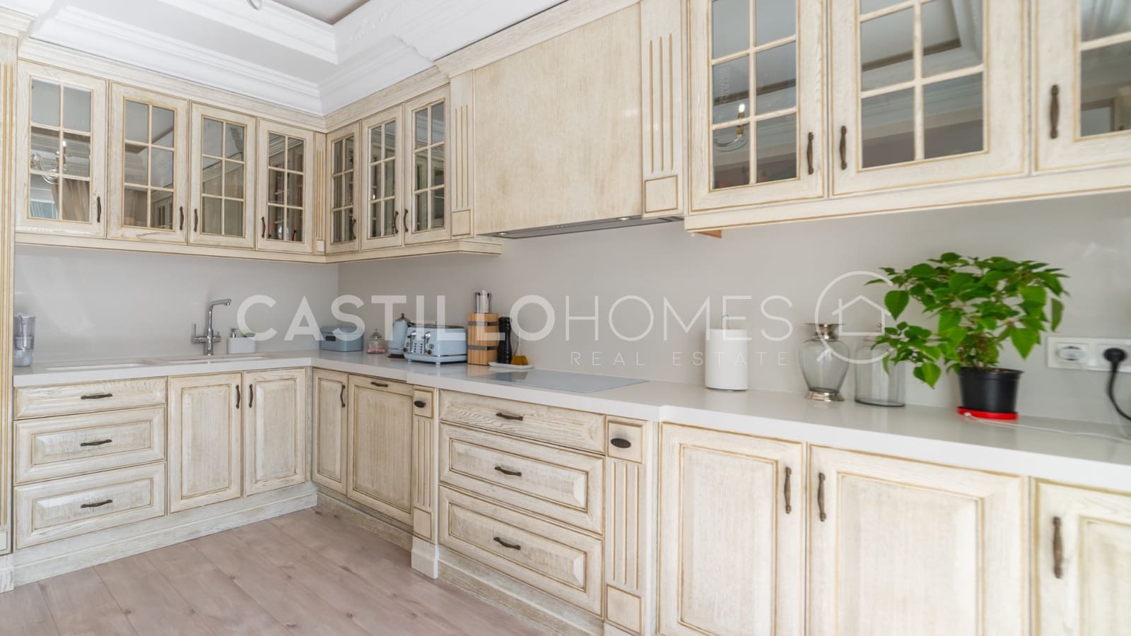 5 makuuhuone Huvila myytävänä paikassa Ciudad Quesada mukana uima-altaan 
autotalli - 1 100 000 € (Ref: 8970806)