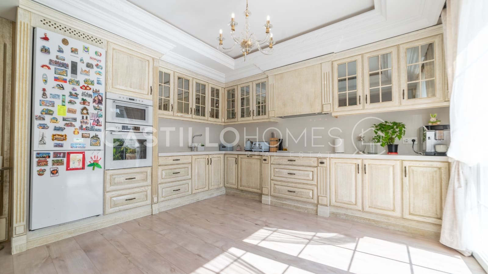 5 makuuhuone Huvila myytävänä paikassa Ciudad Quesada mukana uima-altaan 
autotalli - 1 100 000 € (Ref: 8970806)