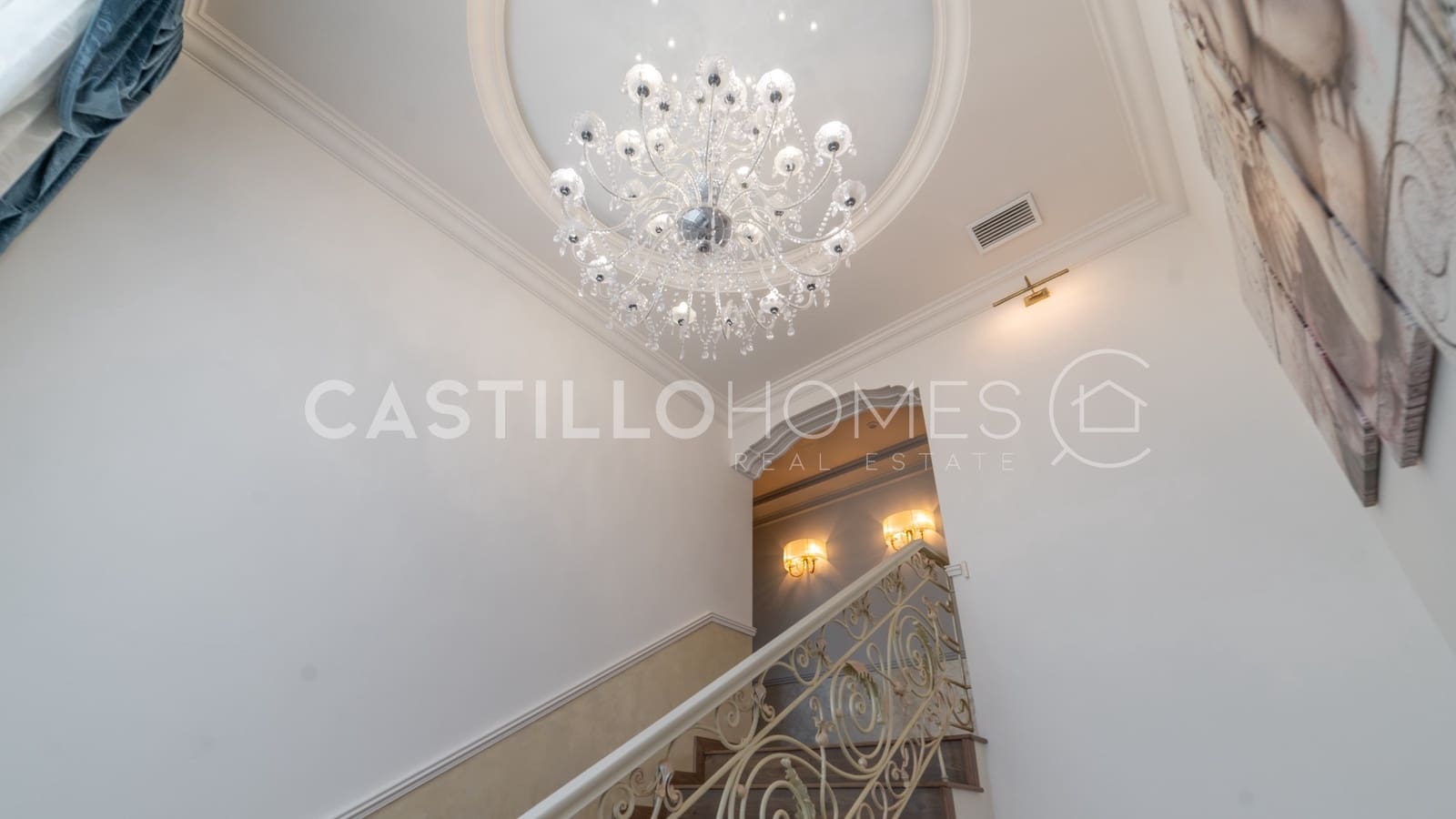 5 makuuhuone Huvila myytävänä paikassa Ciudad Quesada mukana uima-altaan 
autotalli - 1 100 000 € (Ref: 8970806)