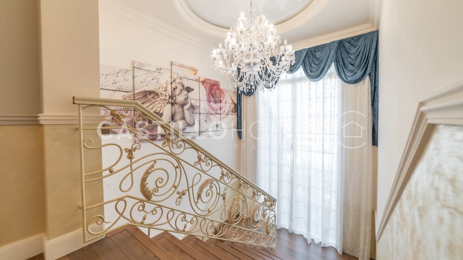 5 makuuhuone Huvila myytävänä paikassa Ciudad Quesada mukana uima-altaan 
autotalli - 1 100 000 € (Ref: 8970806)