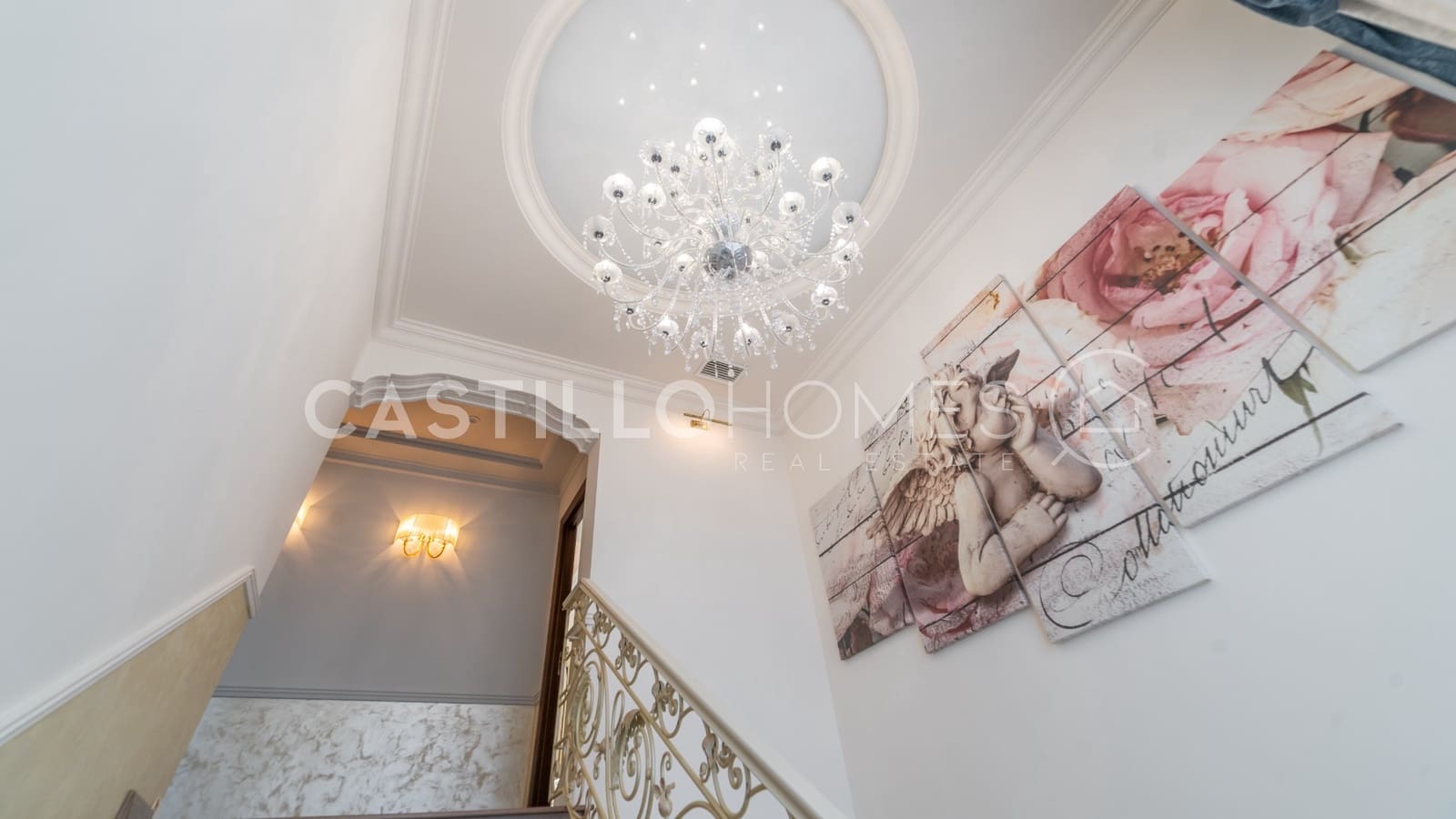 5 makuuhuone Huvila myytävänä paikassa Ciudad Quesada mukana uima-altaan 
autotalli - 1 100 000 € (Ref: 8970806)