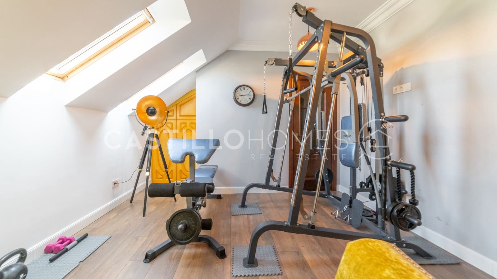 5 makuuhuone Huvila myytävänä paikassa Ciudad Quesada mukana uima-altaan 
autotalli - 1 100 000 € (Ref: 8970806)