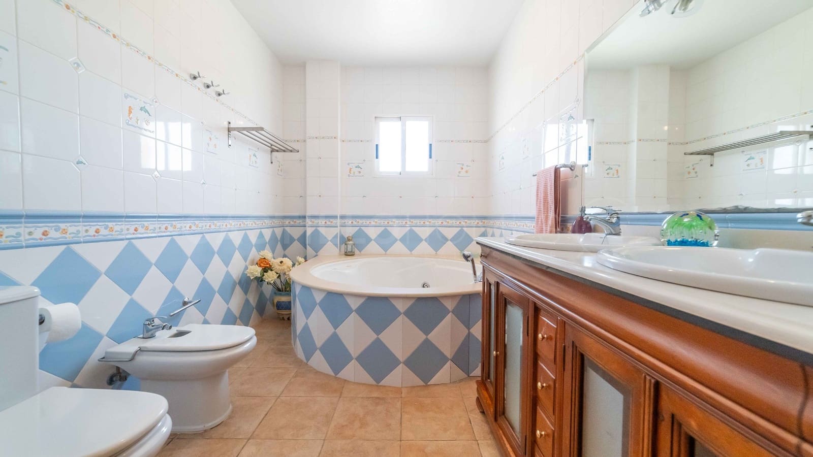 Chalet de 6 habitaciones en Torrevieja en venta con piscina - 539.000 € (Ref: 8970809)