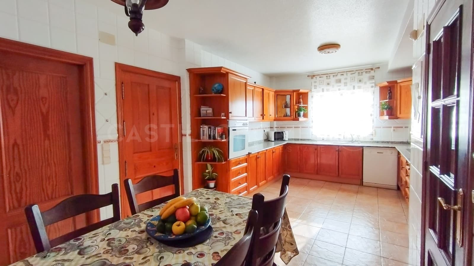 Chalet de 6 habitaciones en Torrevieja en venta con piscina - 539.000 € (Ref: 8970809)