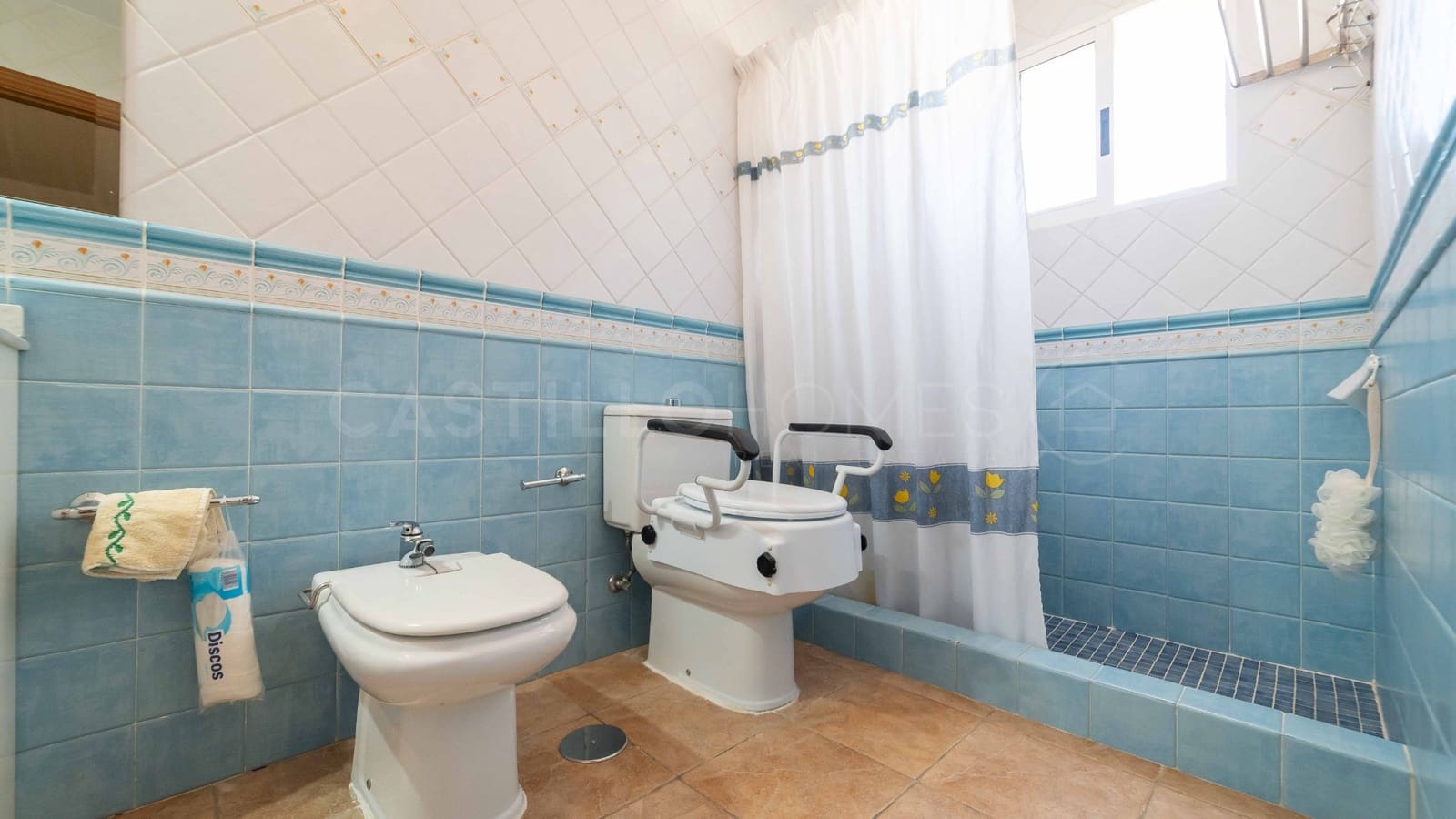 Chalet de 6 habitaciones en Torrevieja en venta con piscina - 539.000 € (Ref: 8970809)