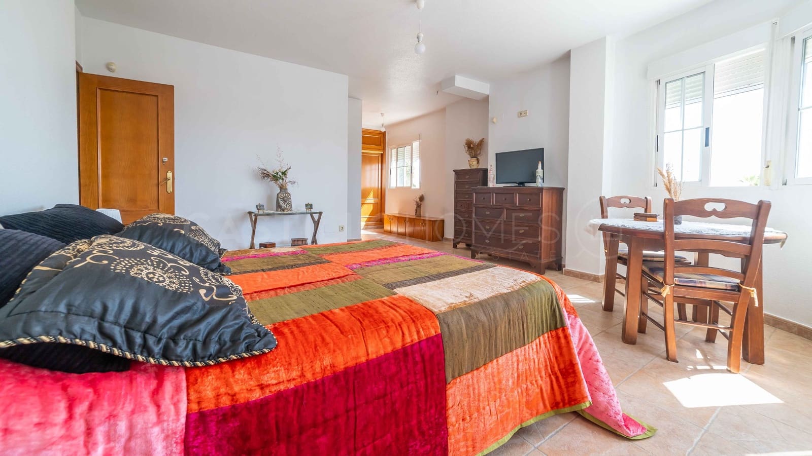 Chalet de 6 habitaciones en Torrevieja en venta con piscina - 539.000 € (Ref: 8970809)