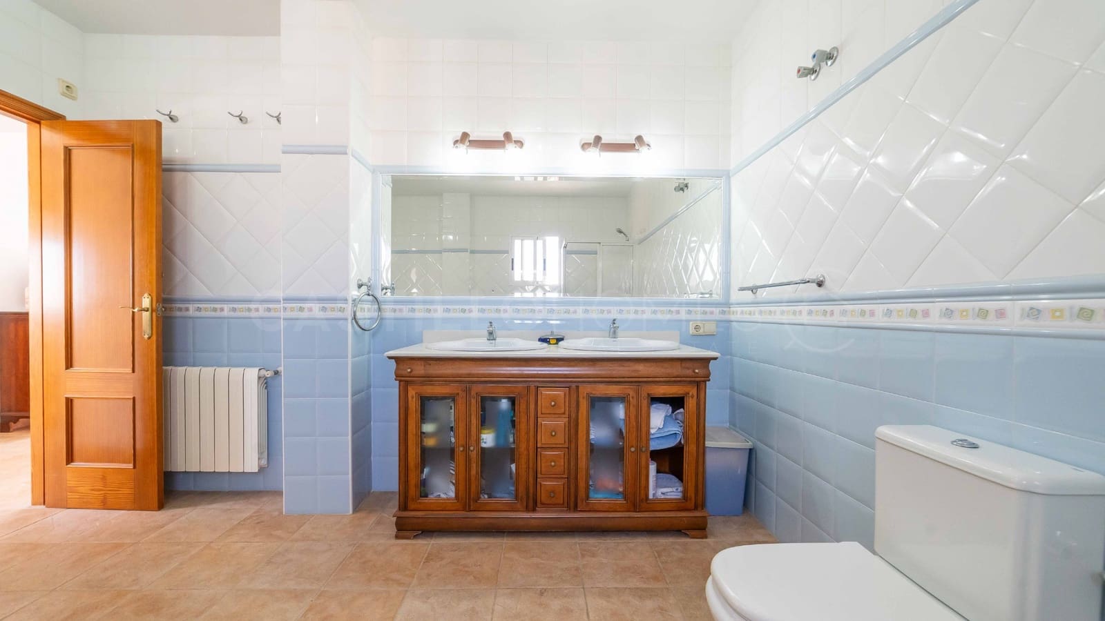 Chalet de 6 habitaciones en Torrevieja en venta con piscina - 539.000 € (Ref: 8970809)