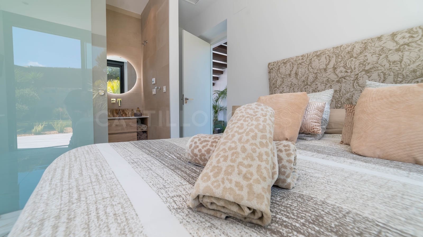 4 chambre Villa/Maison à vendre à Las Colinas Golf avec piscine garage - 2 880 000 € (Ref: 8970822)