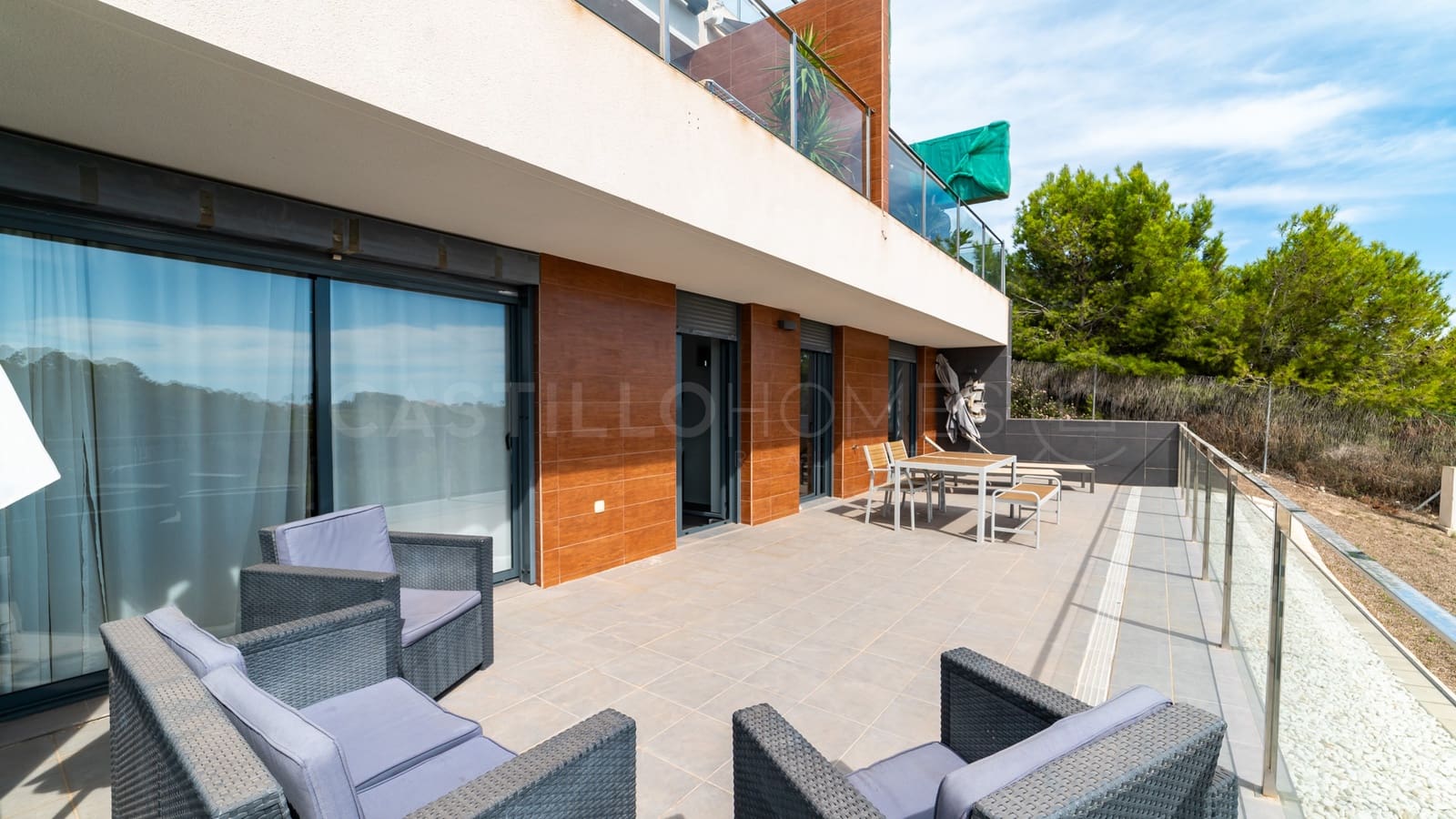 2 bedroom Apartment for sale in Villamartin with pool garage - € 270,000 (Ref: 8970824)