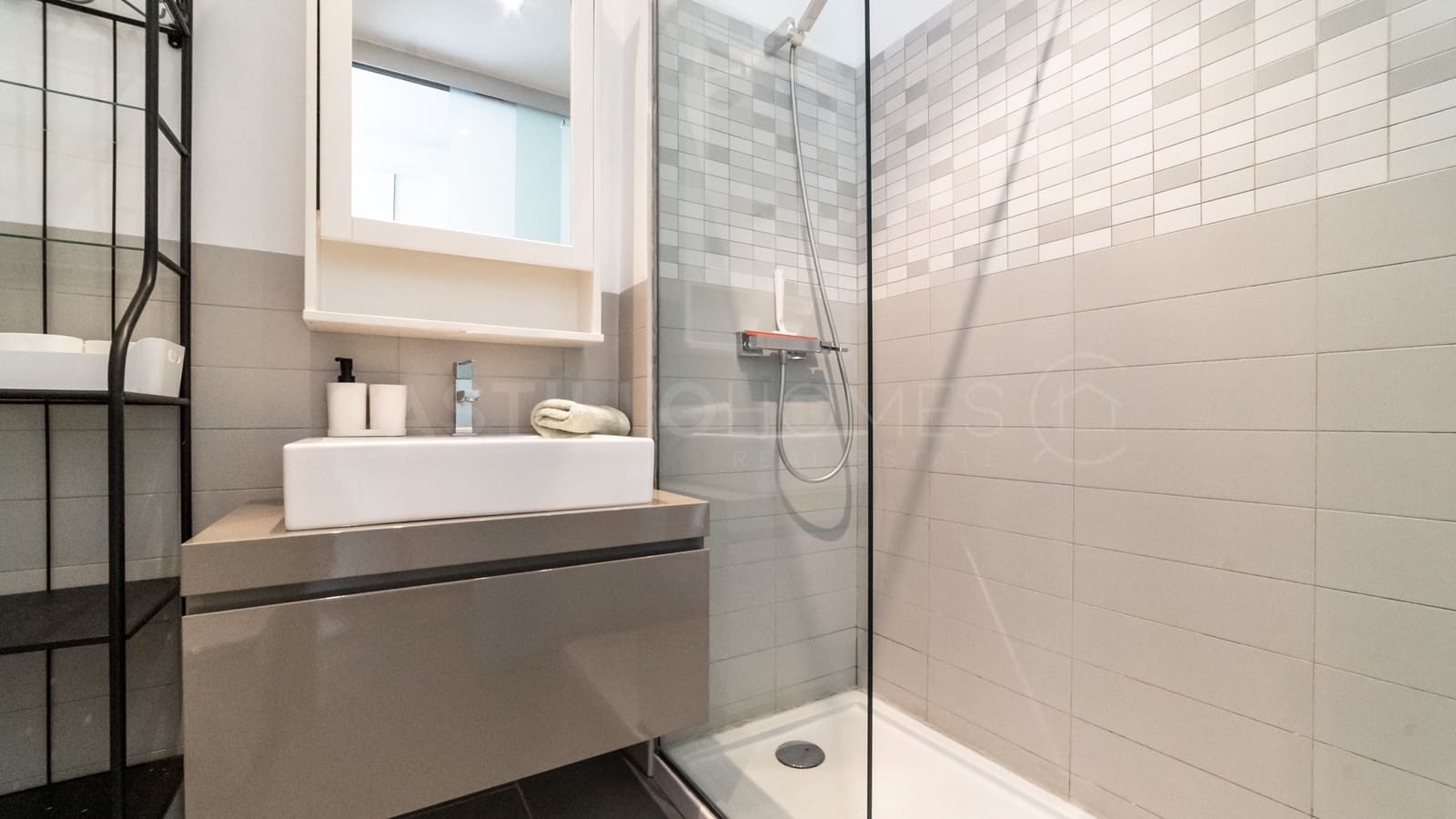 2 bedroom Apartment for sale in Villamartin with pool garage - € 270,000 (Ref: 8970824)