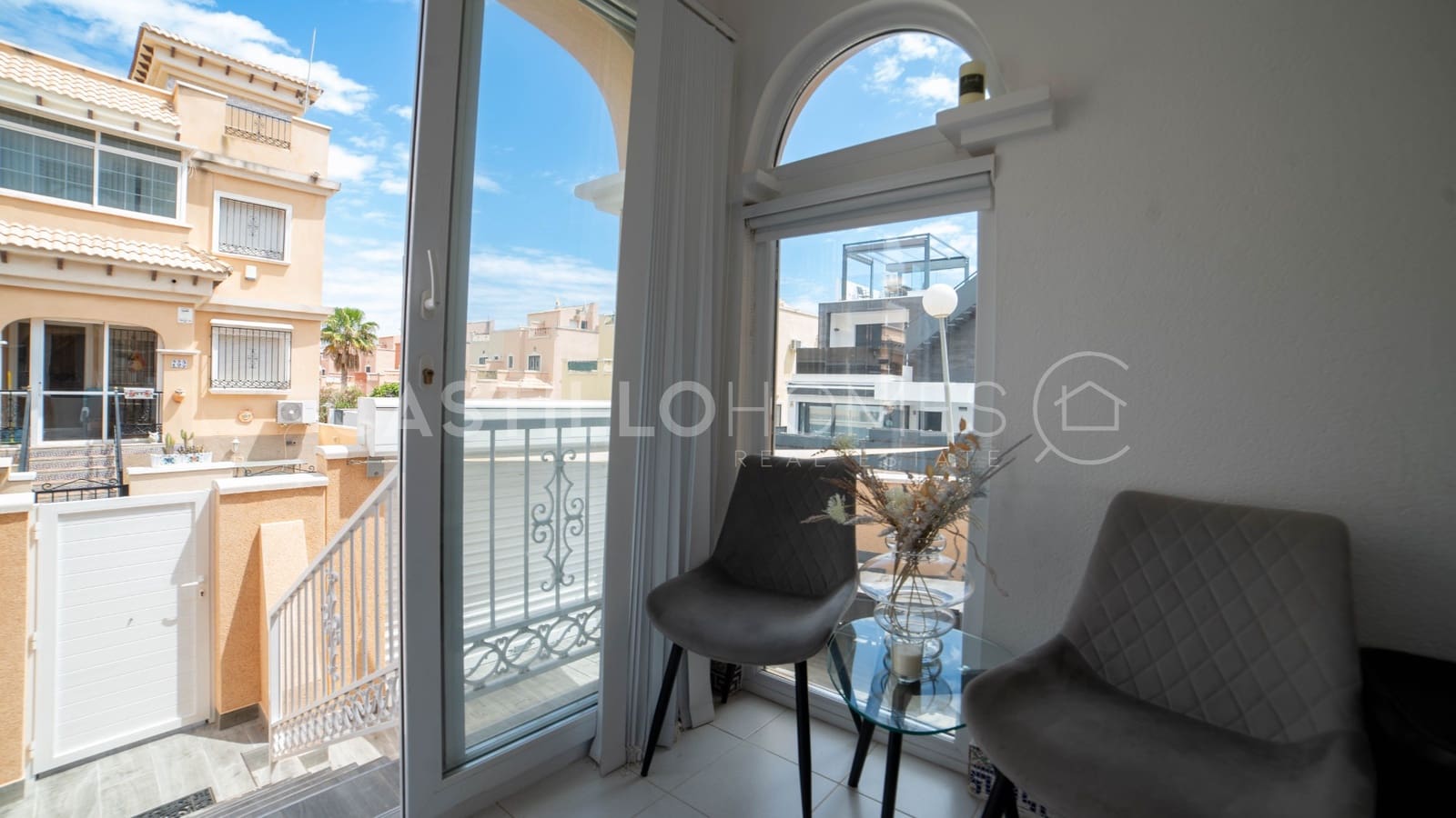 3 soverom Hus til salgs i Villamartin med svømmebasseng - € 259 000 (Ref: 8983034)