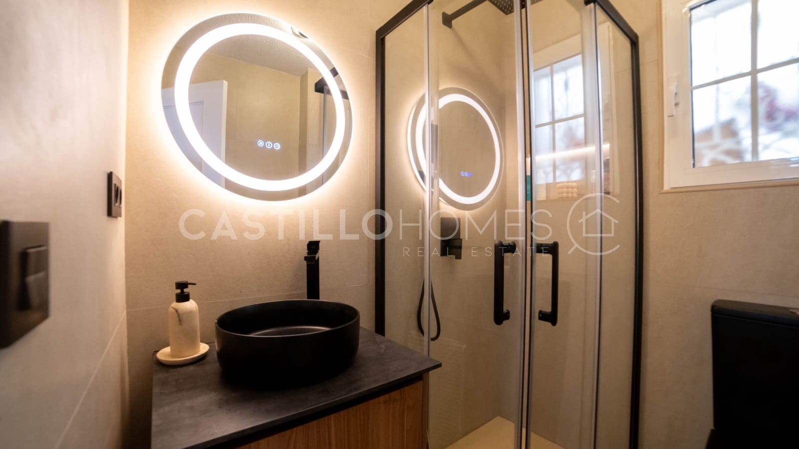 3 soverom Hus til salgs i Villamartin med svømmebasseng - € 259 000 (Ref: 8983034)