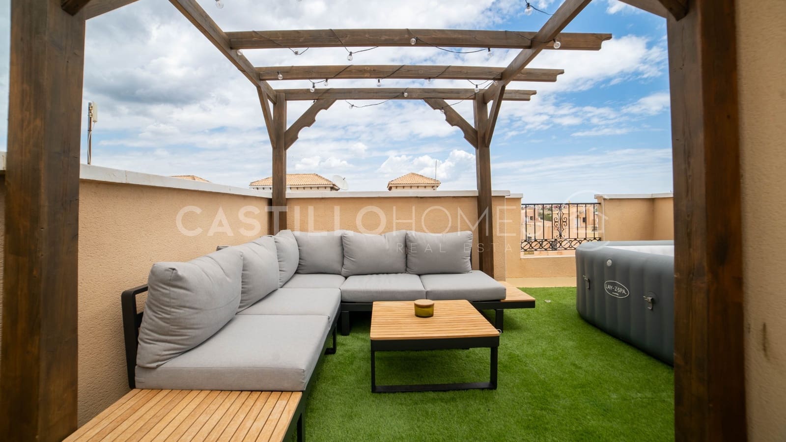 3 soverom Hus til salgs i Villamartin med svømmebasseng - € 259 000 (Ref: 8983034)