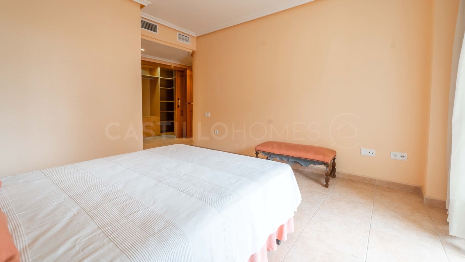 5 soveværelse Lejlighed til salg i Torrevieja med garage - € 275.000 (Ref: 9028584)