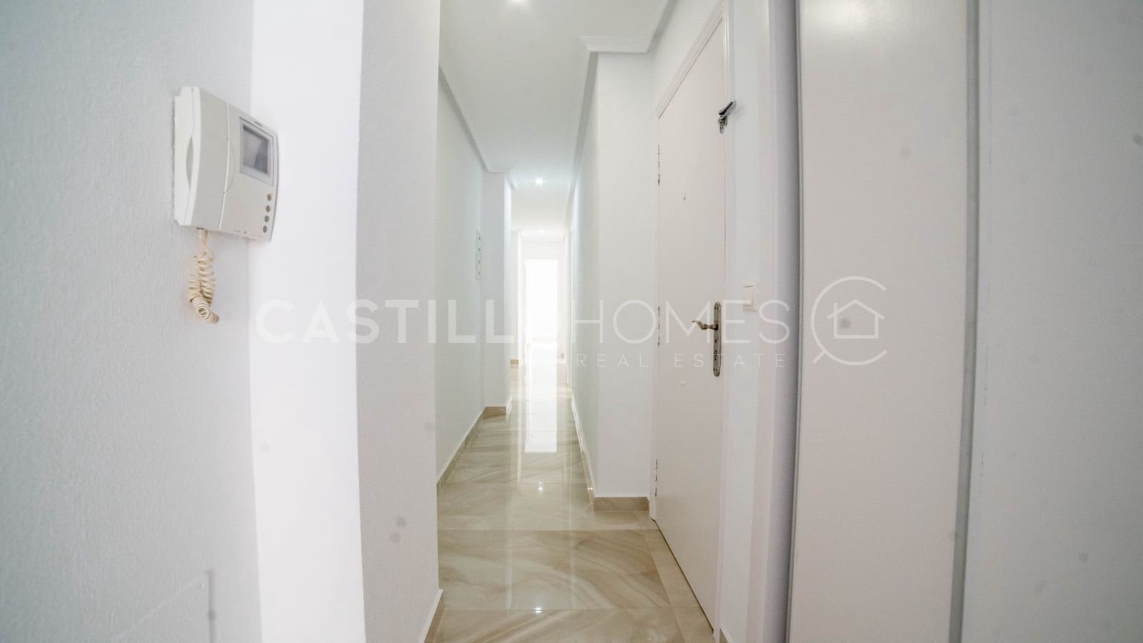 2 soveværelse Lejlighed til salg i Torrevieja med garage - € 220.000 (Ref: 9030941)