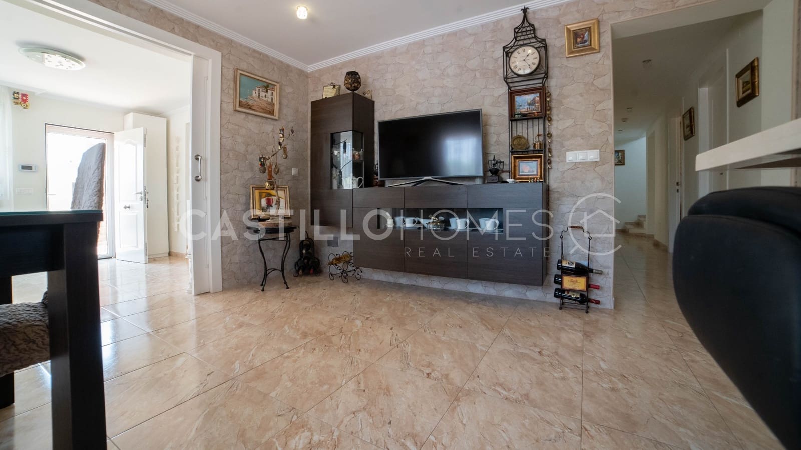 6 bedroom Villa for sale in Los Balcones with pool - € 930,000 (Ref: 9033776)