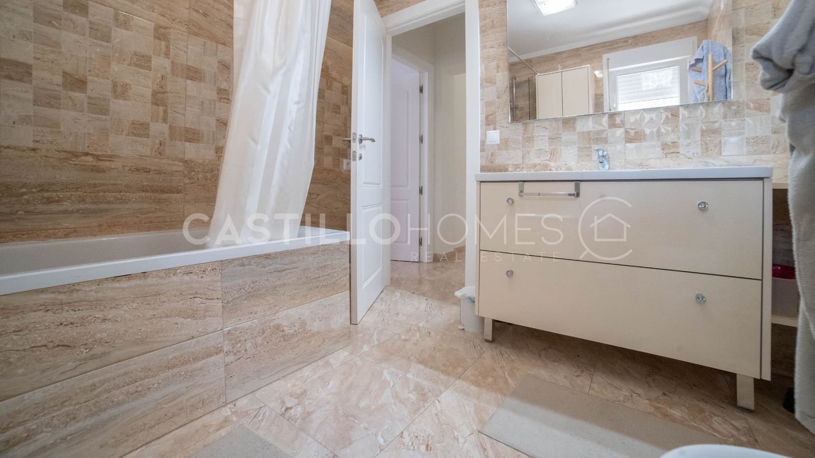 6 bedroom Villa for sale in Los Balcones with pool - € 930,000 (Ref: 9033776)