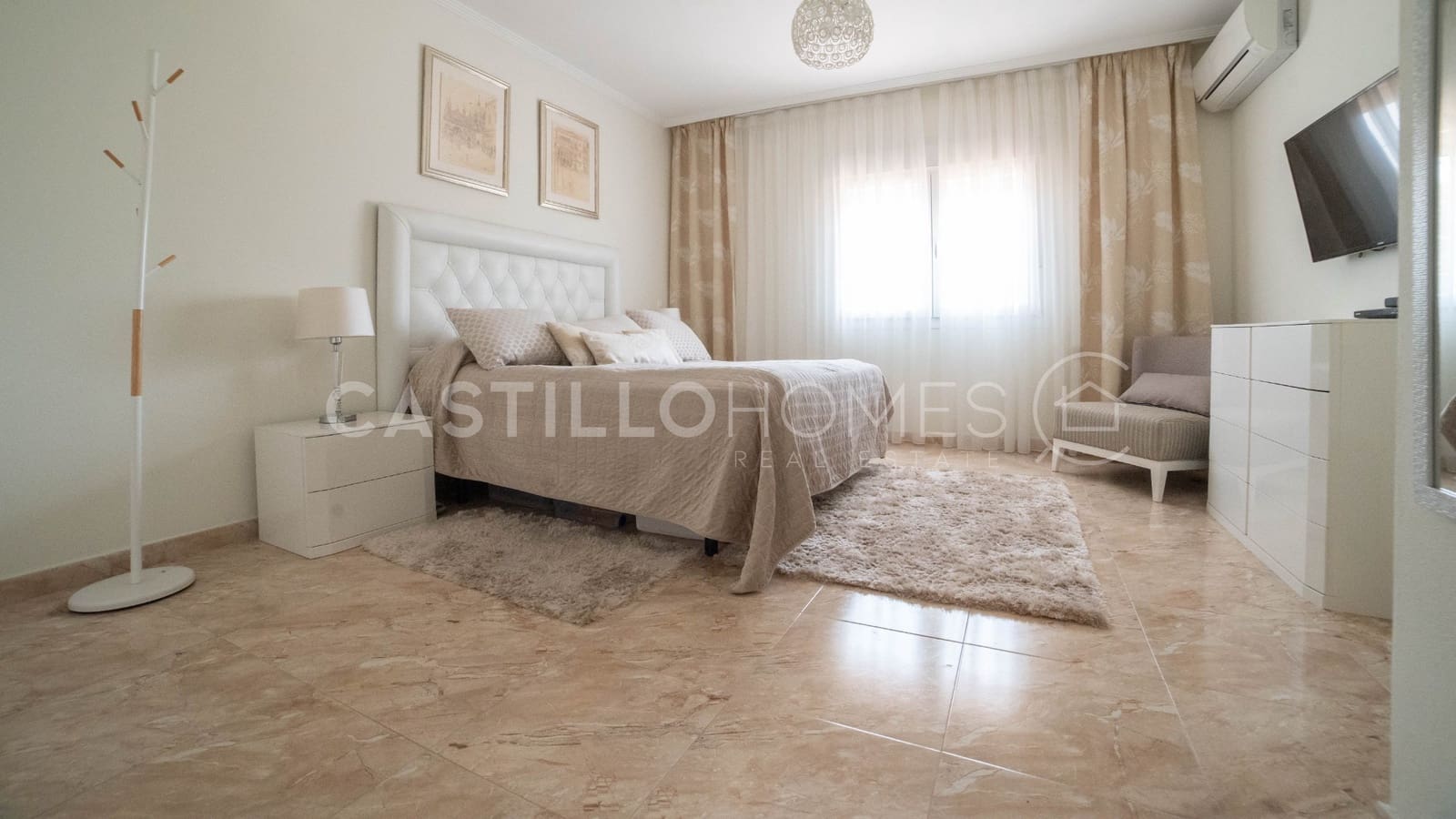 6 bedroom Villa for sale in Los Balcones with pool - € 930,000 (Ref: 9033776)