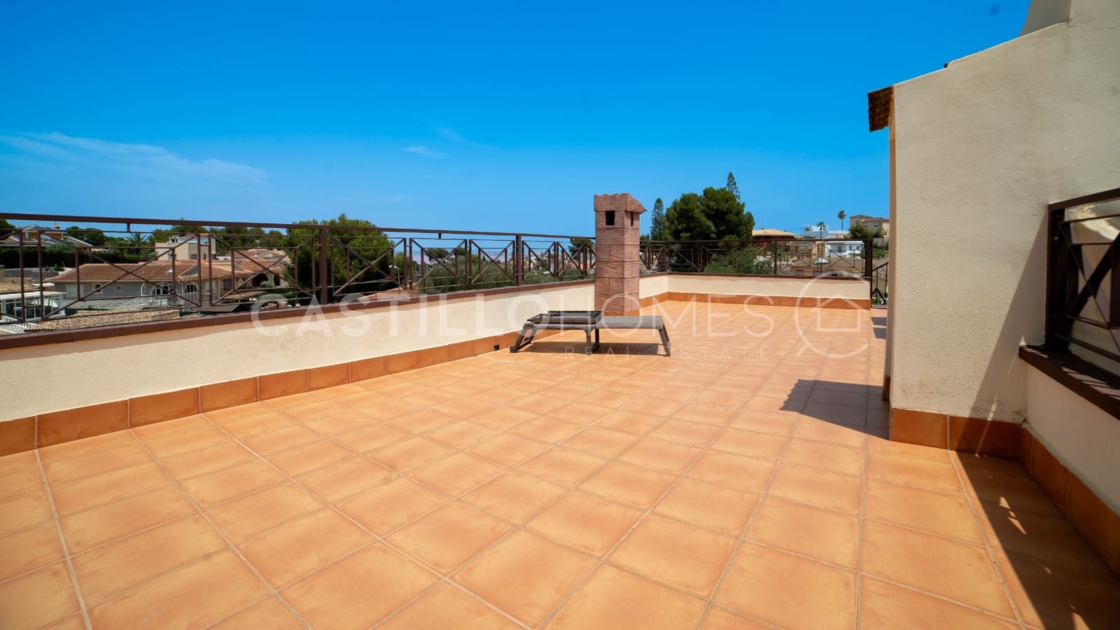 6 bedroom Villa for sale in Los Balcones with pool - € 930,000 (Ref: 9033776)