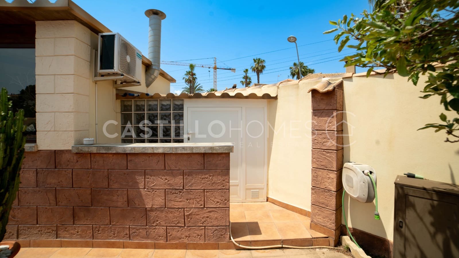 6 bedroom Villa for sale in Los Balcones with pool - € 930,000 (Ref: 9033776)