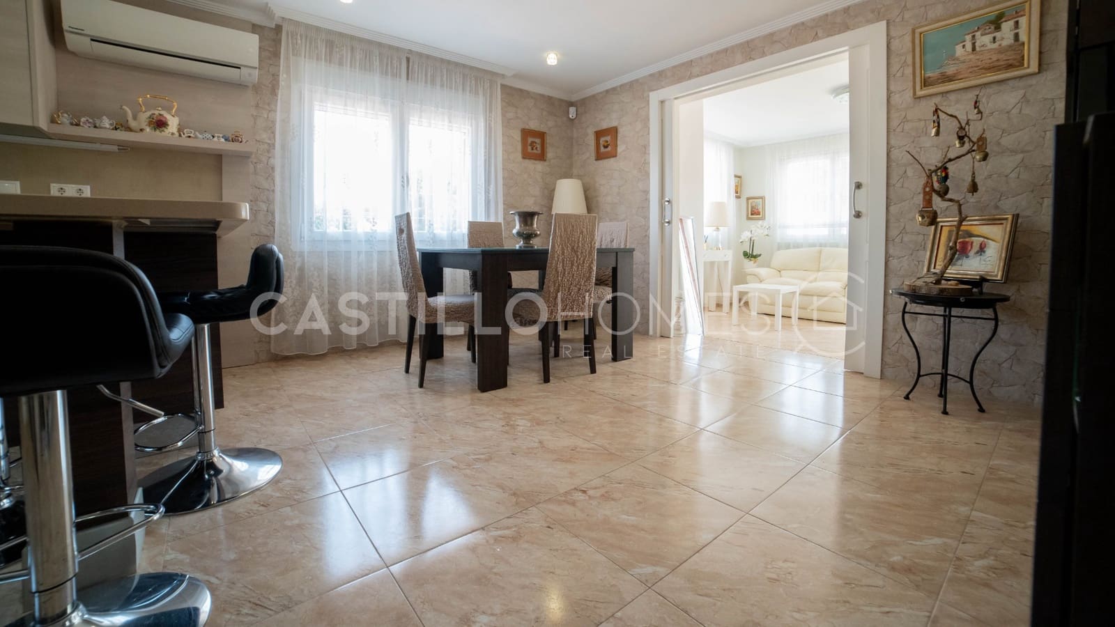 6 bedroom Villa for sale in Los Balcones with pool - € 930,000 (Ref: 9033776)