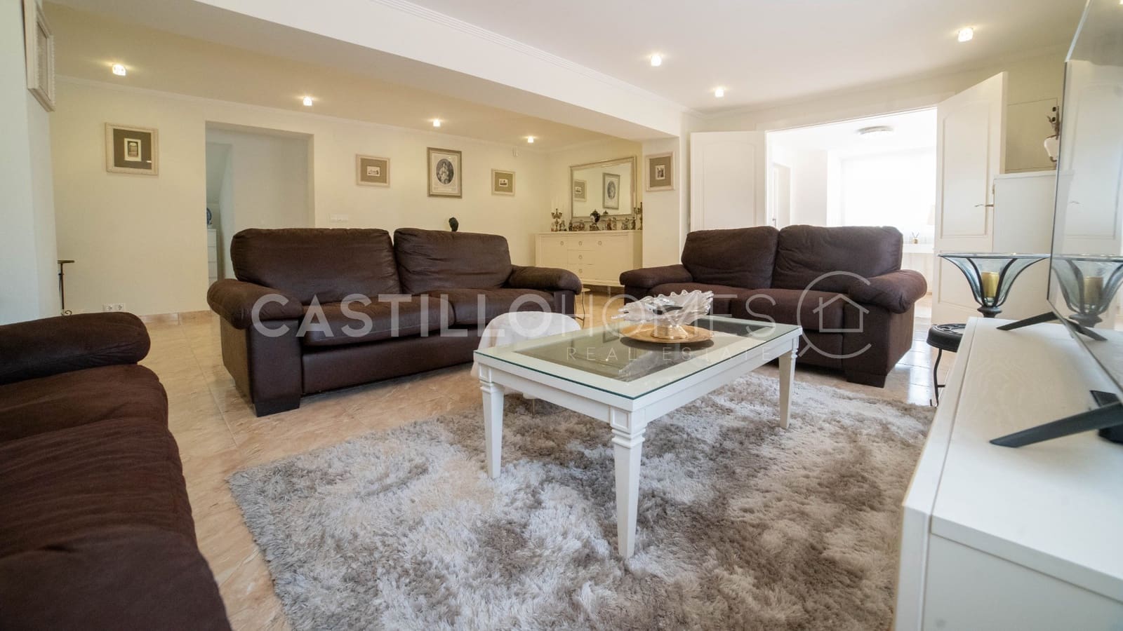 6 bedroom Villa for sale in Los Balcones with pool - € 930,000 (Ref: 9033776)