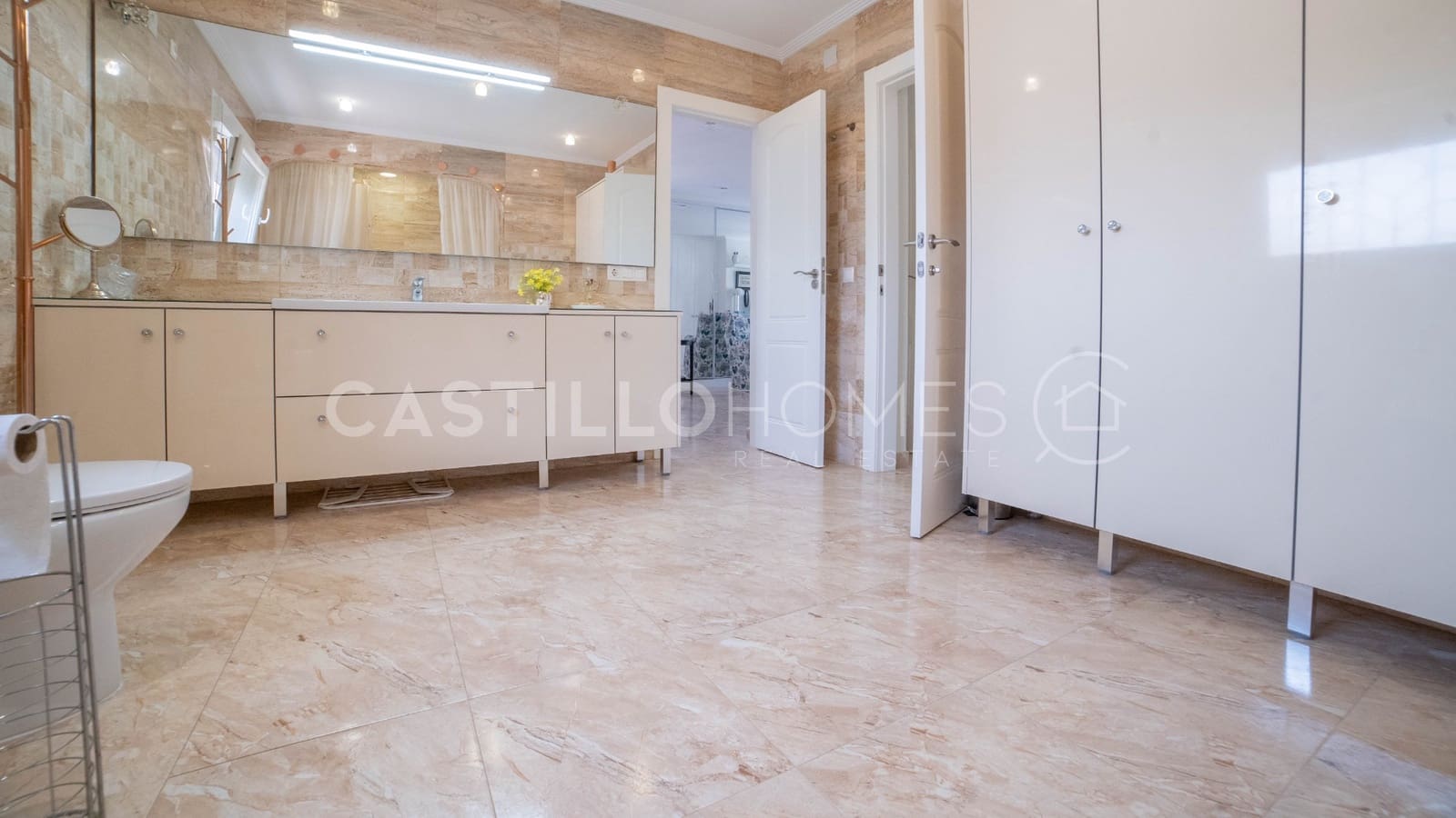 6 bedroom Villa for sale in Los Balcones with pool - € 930,000 (Ref: 9033776)