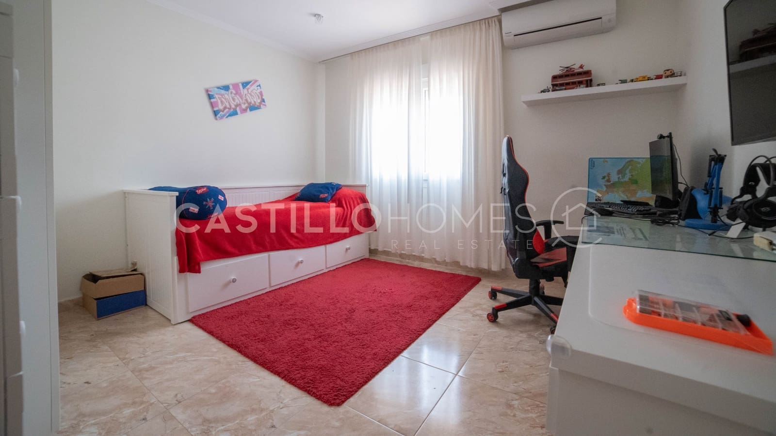 6 bedroom Villa for sale in Los Balcones with pool - € 930,000 (Ref: 9033776)