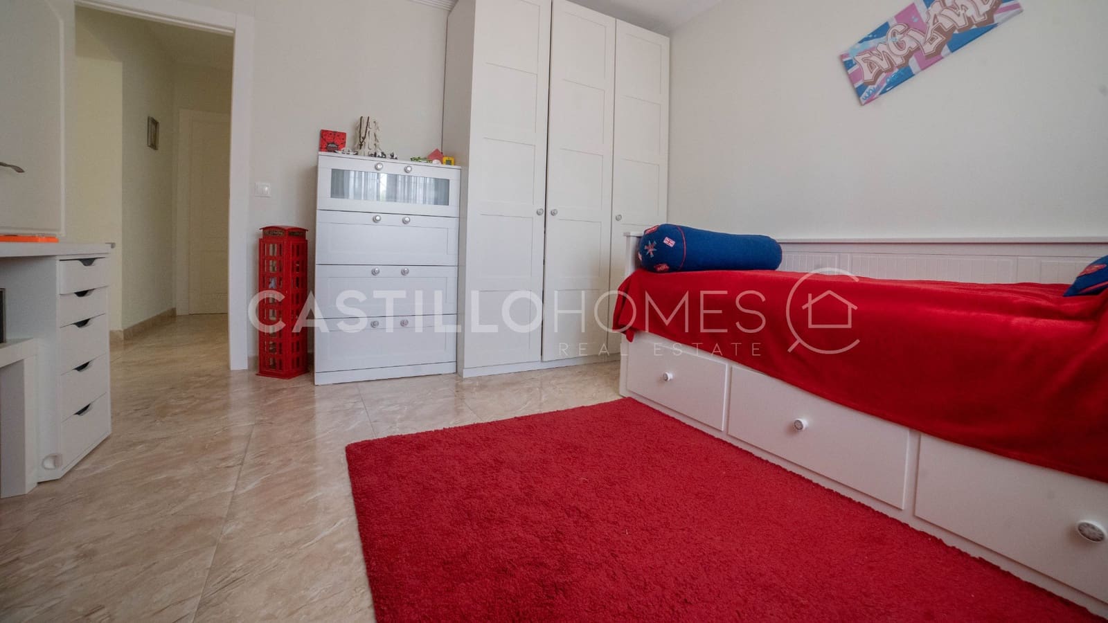 6 bedroom Villa for sale in Los Balcones with pool - € 930,000 (Ref: 9033776)