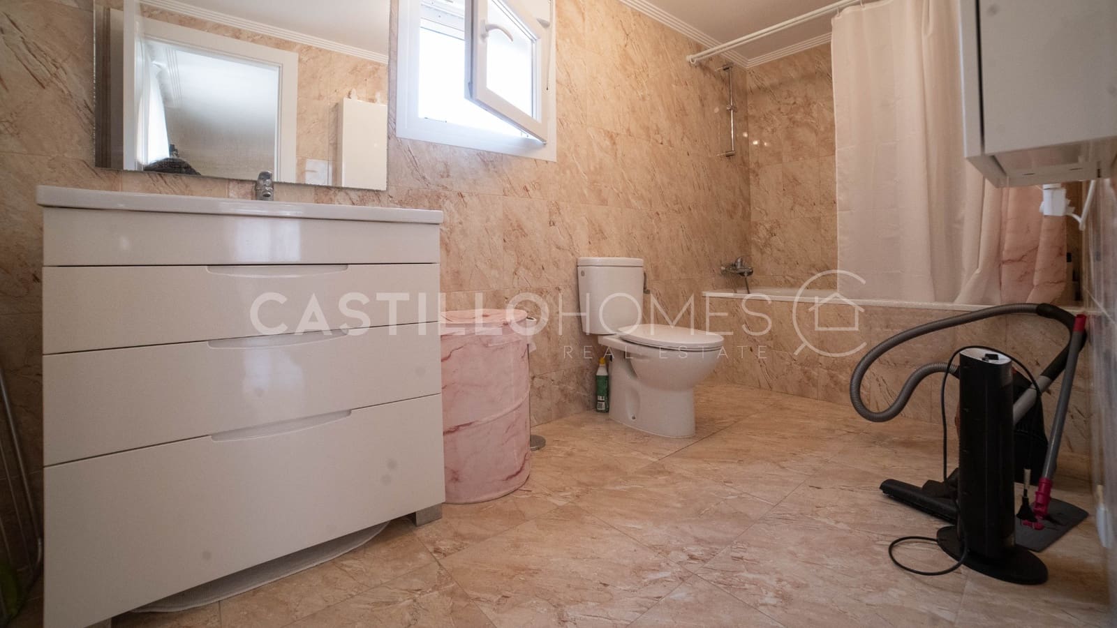 6 bedroom Villa for sale in Los Balcones with pool - € 930,000 (Ref: 9033776)