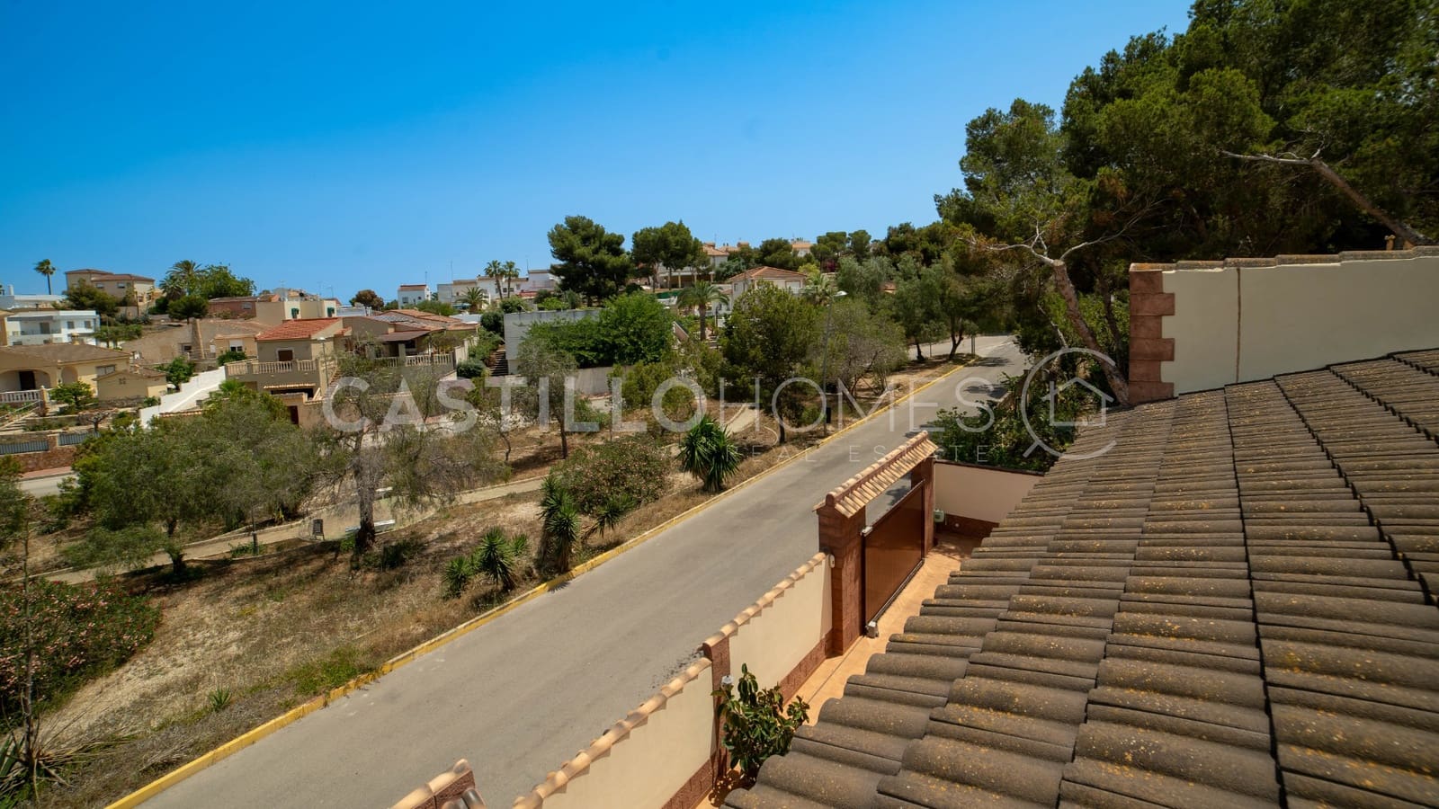 6 bedroom Villa for sale in Los Balcones with pool - € 930,000 (Ref: 9033776)