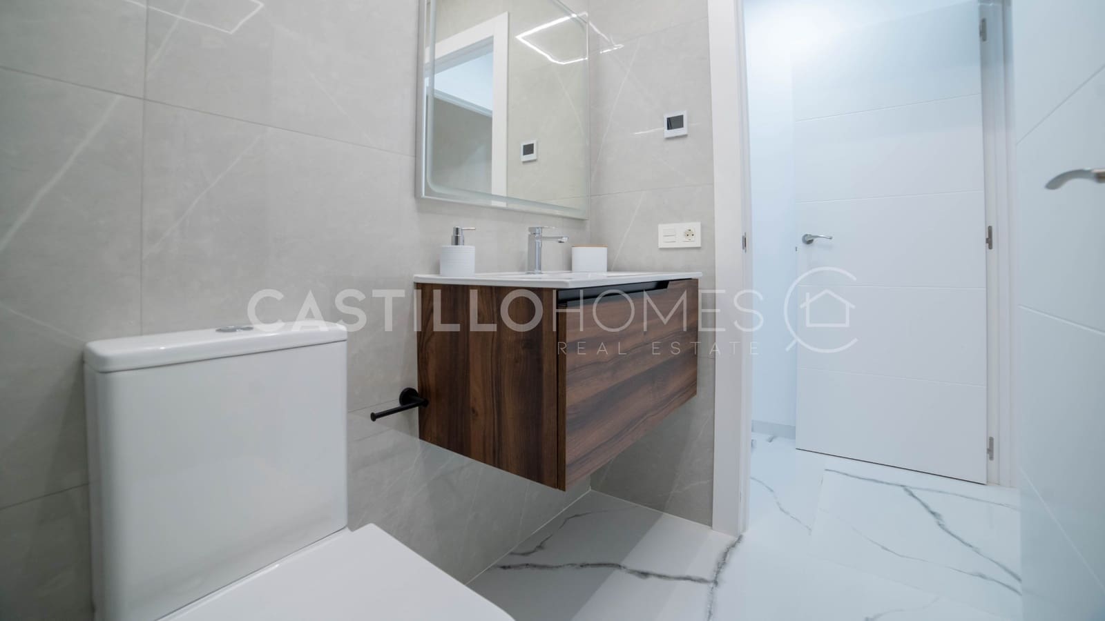 2 quarto Apartamento para venda em Torrevieja - 268 000 € (Ref: 9033777)