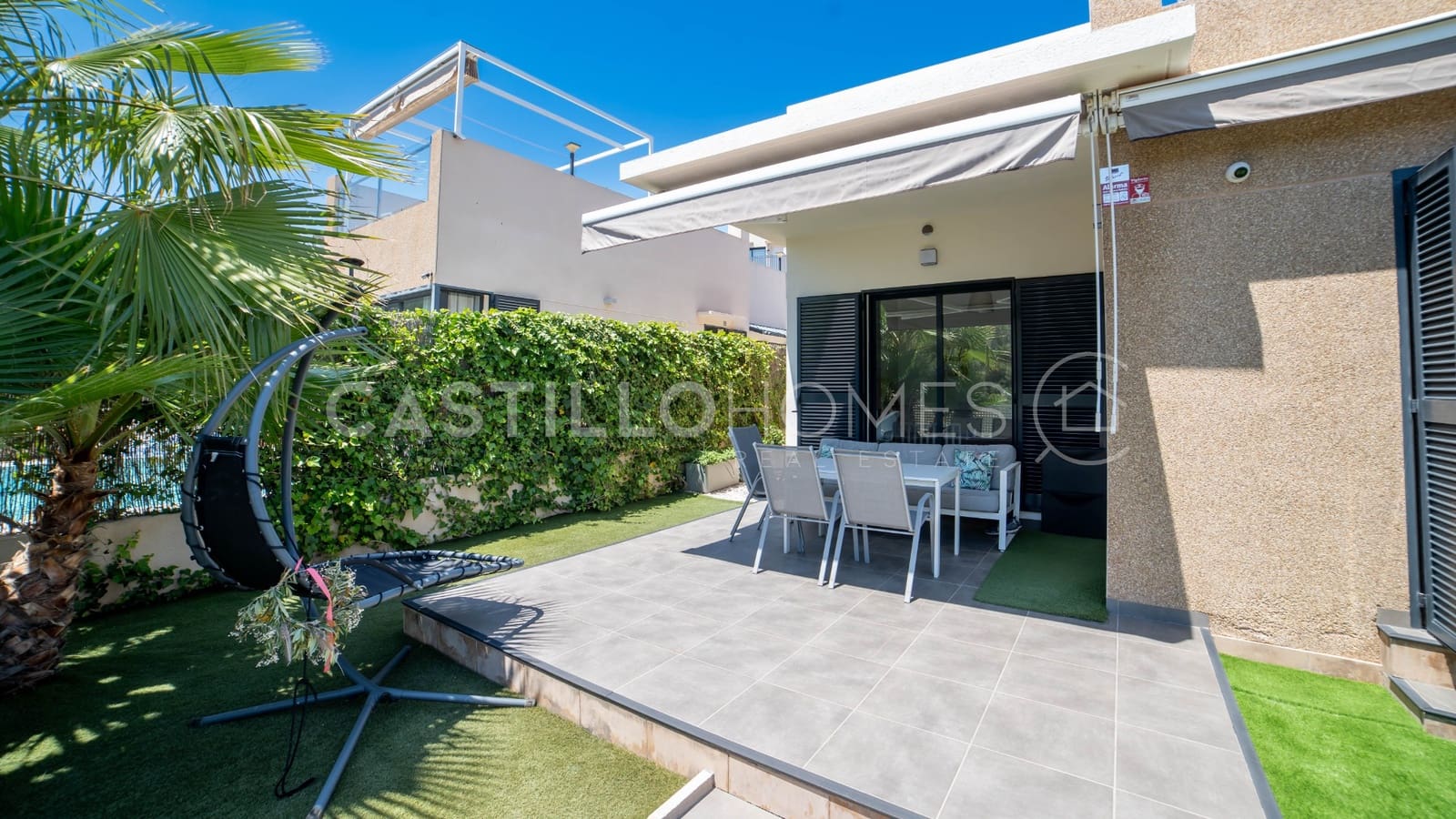 3 quarto Moradia para venda em La Zenia com piscina - 519 000 € (Ref: 9046225)