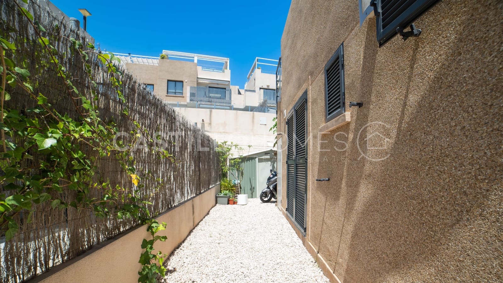 3 quarto Moradia para venda em La Zenia com piscina - 519 000 € (Ref: 9046225)