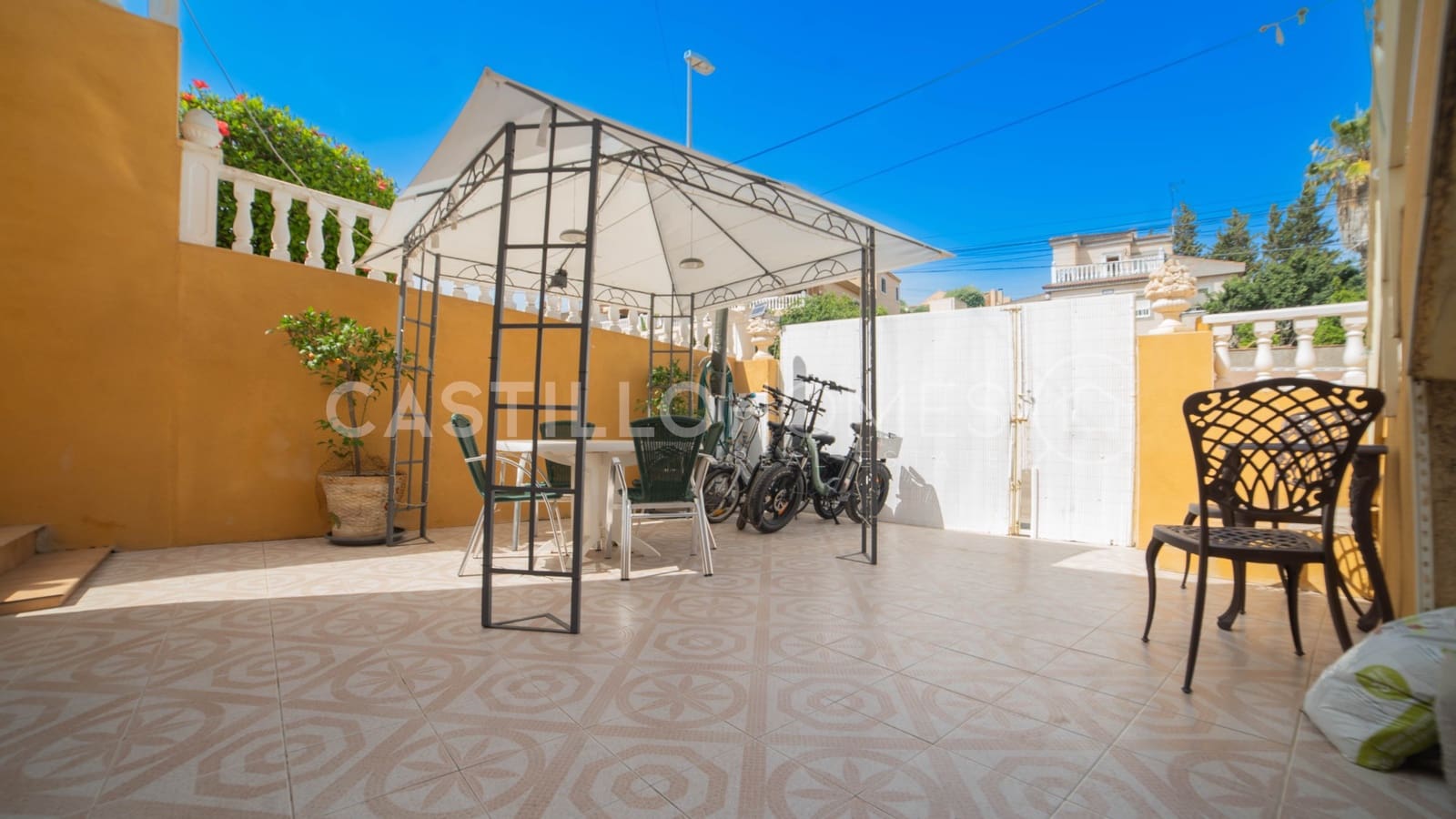 4 soveværelse Byhus til salg i Los Balcones med swimmingpool - € 290.000 (Ref: 9064285)