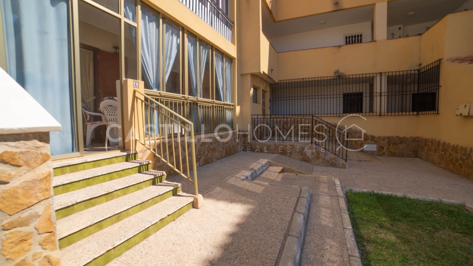1 bedroom Apartment for sale in Punta Prima - € 159,000 (Ref: 9097613)